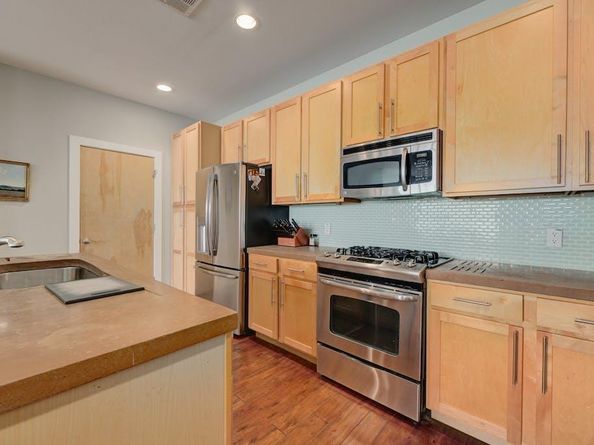 2608 E 6th ST 2, Austin TX 78702