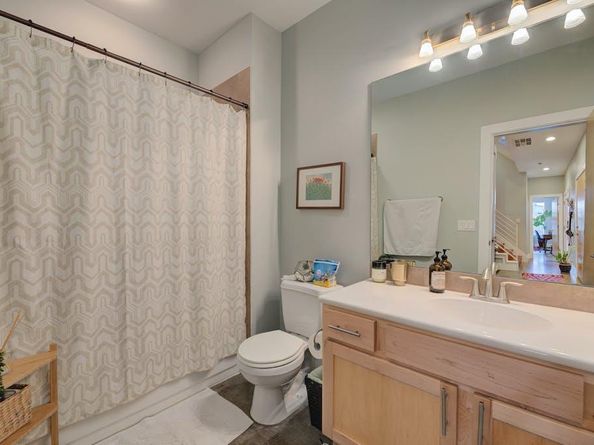 2608 E 6th ST 2, Austin TX 78702