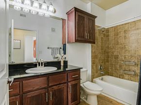 910 W 25th ST 607, Austin TX 78705