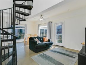 910 W 25th ST 607, Austin TX 78705