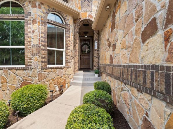 215 Choke Canyon LN, Georgetown TX 78628
