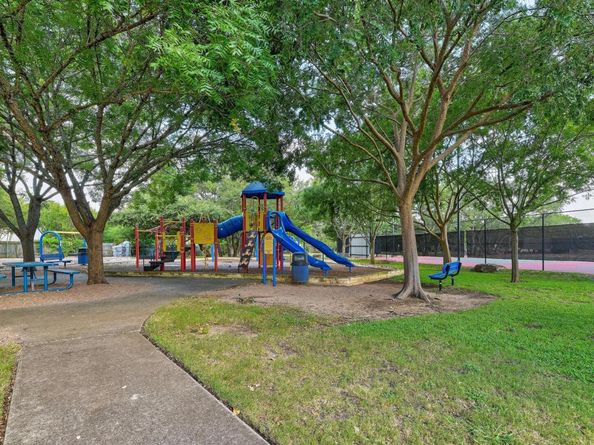 12413 Hunters Chase DR, Austin TX 78729