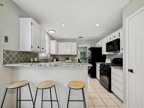 12413 Hunters Chase DR, Austin TX 78729