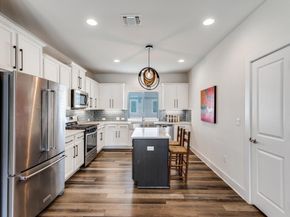 7909 Donnelley DR, Austin TX 78744