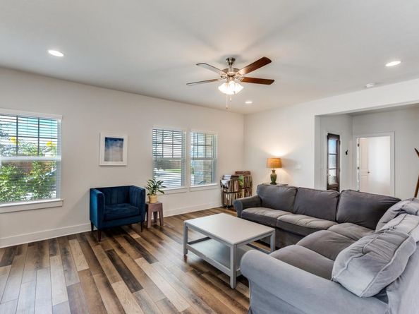 7909 Donnelley DR, Austin TX 78744