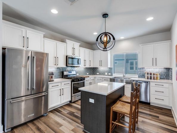 7909 Donnelley DR, Austin TX 78744