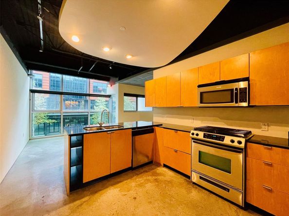 601 E Brushy ST 204, Austin TX 78702