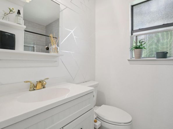 7808 Woodcroft DR, Austin TX 78749