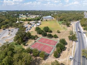 1112 Terry DR, Austin TX 78721