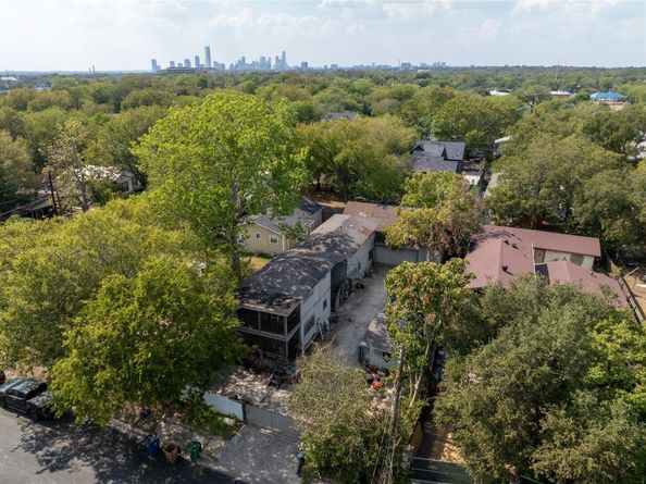 1112 Terry DR, Austin TX 78721