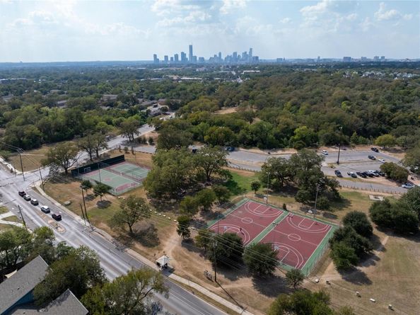 1112 Terry DR, Austin TX 78721