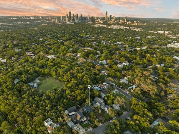 2306 Arpdale ST A, Austin TX 78704