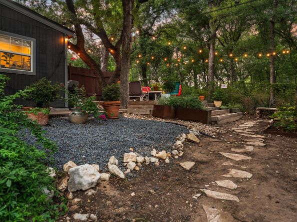2306 Arpdale ST A, Austin TX 78704