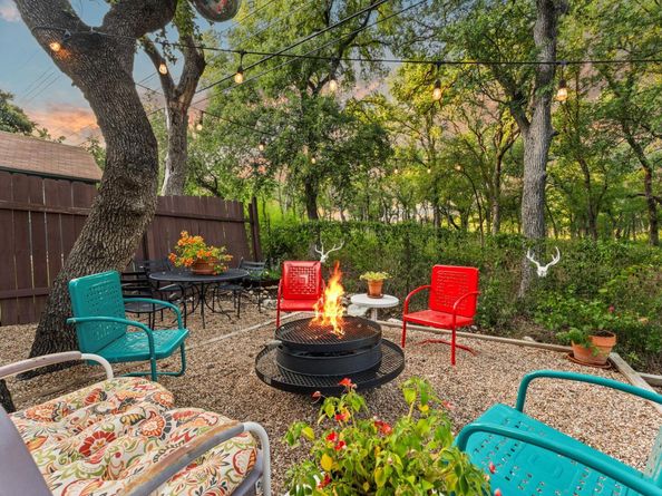2306 Arpdale ST A, Austin TX 78704