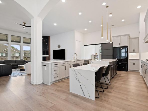 912 Rabbit Brush RD, Leander TX 78641