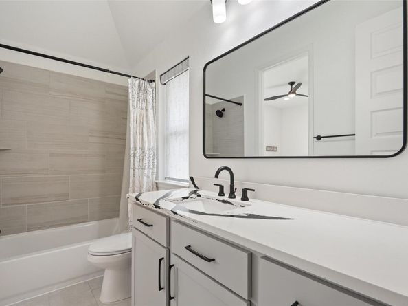 912 Rabbit Brush RD, Leander TX 78641