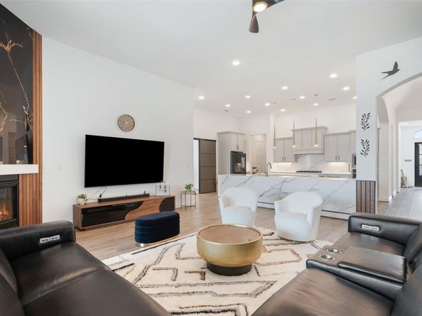 912 Rabbit Brush RD, Leander TX 78641