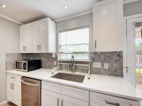 913 Whitley DR, Leander TX 78641