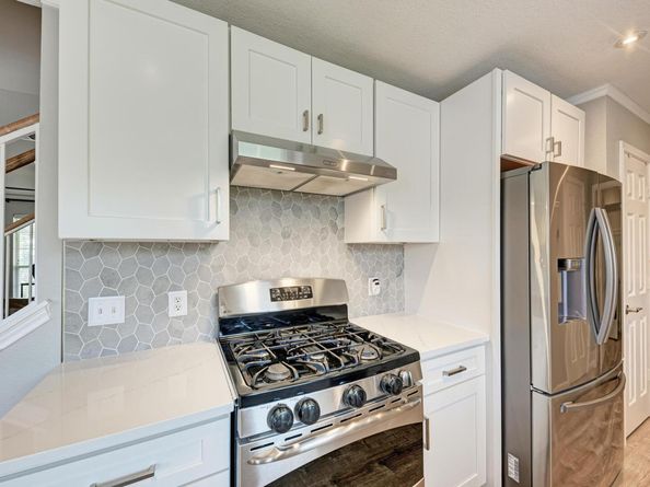 913 Whitley DR, Leander TX 78641