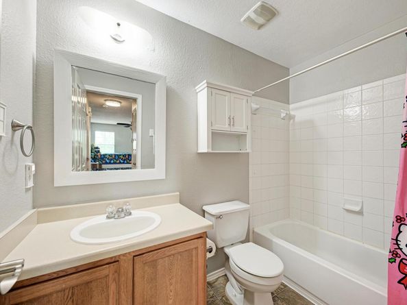 913 Whitley DR, Leander TX 78641
