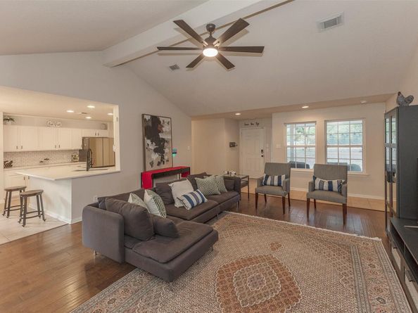 4217 Kellywood DR, Austin TX 78739