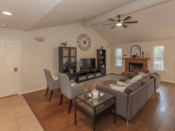 4217 Kellywood DR, Austin TX 78739