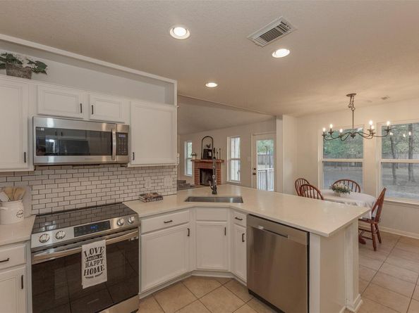 4217 Kellywood DR, Austin TX 78739