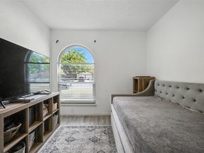 1400 Meadows DR, Round Rock TX 78681