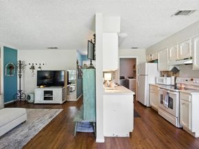 1400 Meadows DR, Round Rock TX 78681