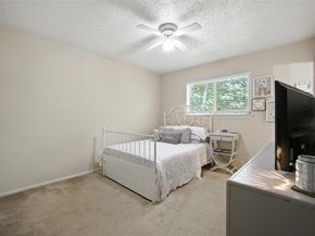 1400 Meadows DR, Round Rock TX 78681