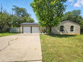 1400 Meadows DR, Round Rock TX 78681