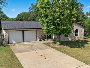 1400 Meadows DR, Round Rock TX 78681