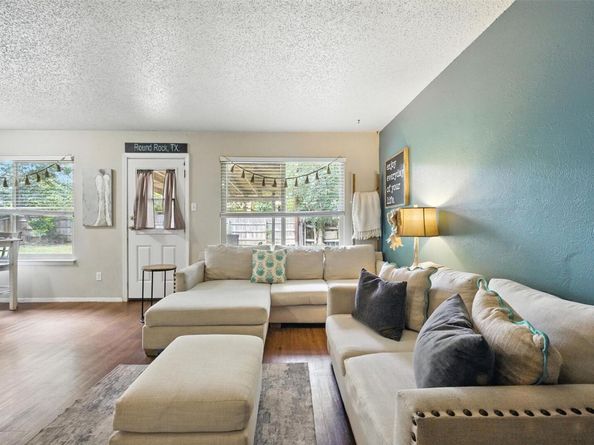 1400 Meadows DR, Round Rock TX 78681