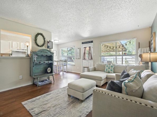 1400 Meadows DR, Round Rock TX 78681