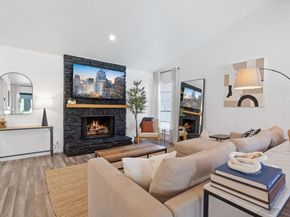 900 Red Cliff DR, Austin TX 78758