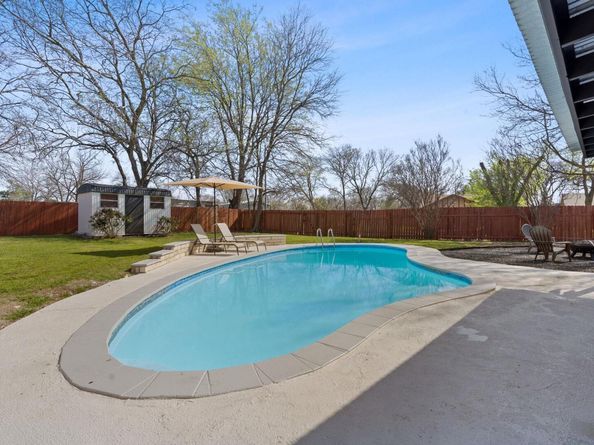 900 Red Cliff DR, Austin TX 78758