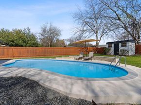 900 Red Cliff DR, Austin TX 78758