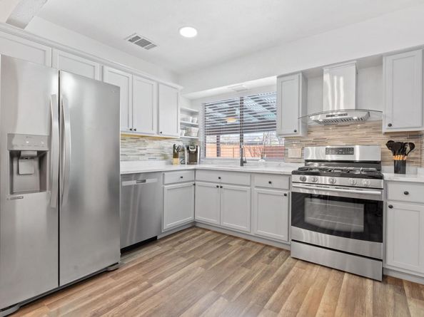 900 Red Cliff DR, Austin TX 78758