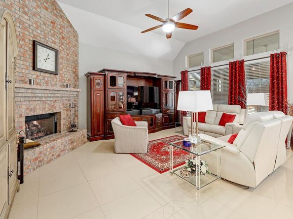 308 Bluehaw DR, Georgetown TX 78628