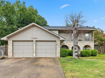 1303 Creekview DR