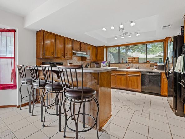 1303 Creekview DR, Round Rock TX 78681