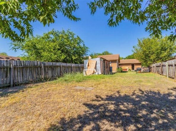 2104 Old West PL, Round Rock TX 78681