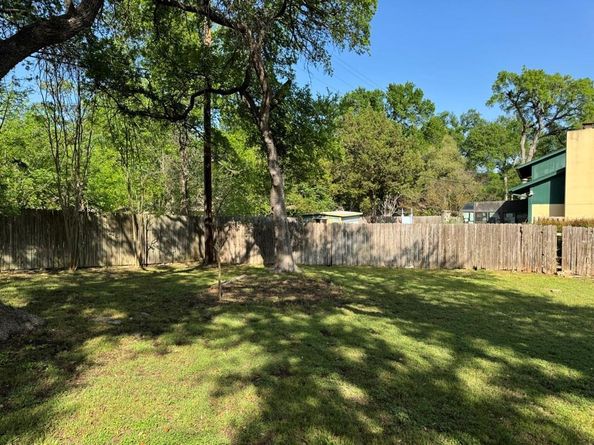 11202 Balcones Woods CV, Austin TX 78759