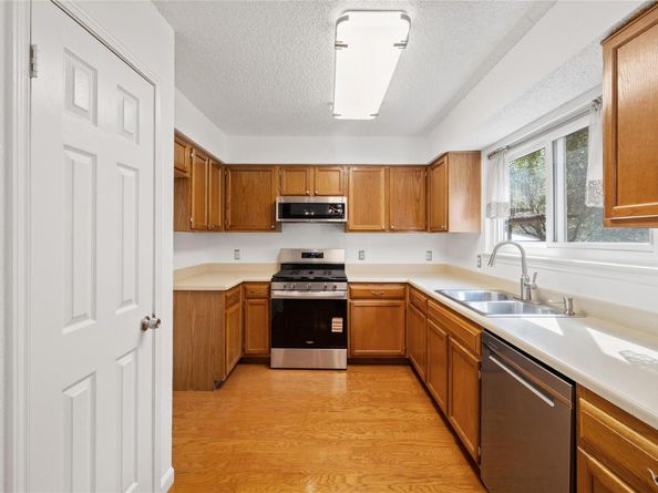 10900 Watchful Fox DR, Austin TX 78748