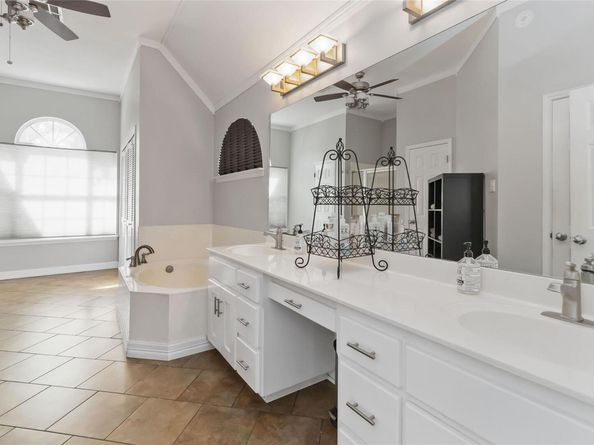 3836 NE Newland CT, Round Rock TX 78681