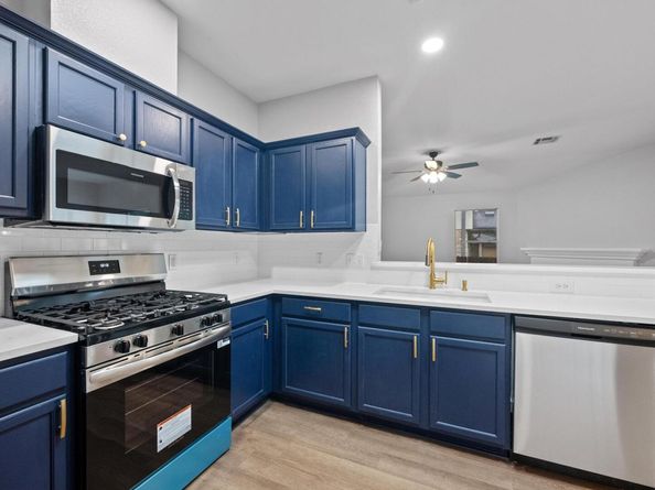 8943 W Hove LOOP, Austin TX 78749