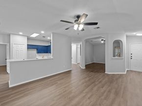8943 W Hove LOOP, Austin TX 78749