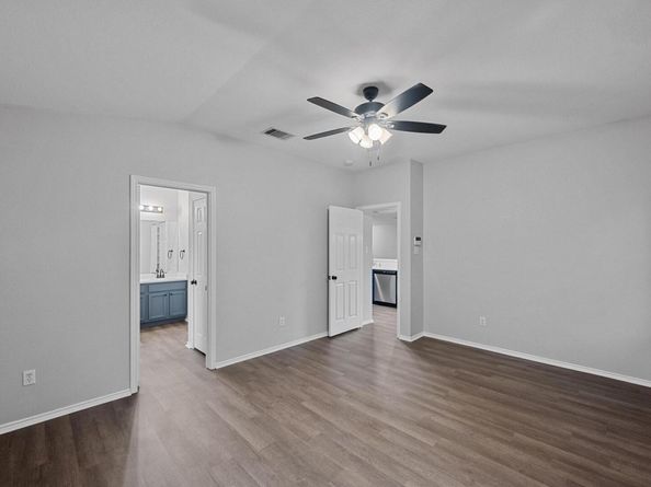 8943 W Hove LOOP, Austin TX 78749