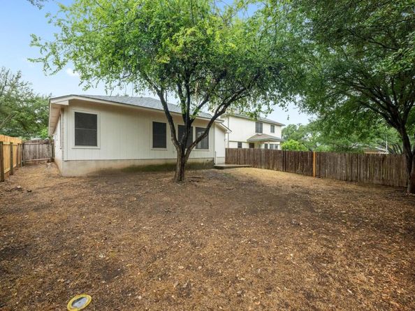 8943 W Hove LOOP, Austin TX 78749