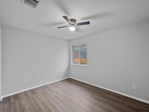 8943 W Hove LOOP, Austin TX 78749